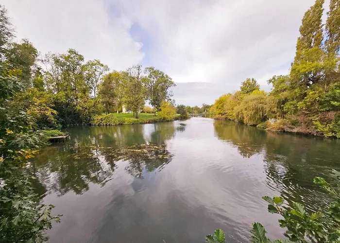 Appartement Quai 3 Loft Moderne Et Lumineux Les Pieds Dans L'eau Jarnac