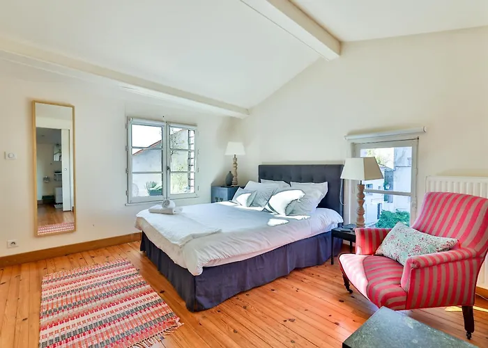 Appartement Quai 3 Loft Moderne Et Lumineux Les Pieds Dans L'eau Jarnac