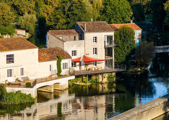 Quai 3 Loft Moderne Et Lumineux Les Pieds Dans L'eau Appartement Jarnac