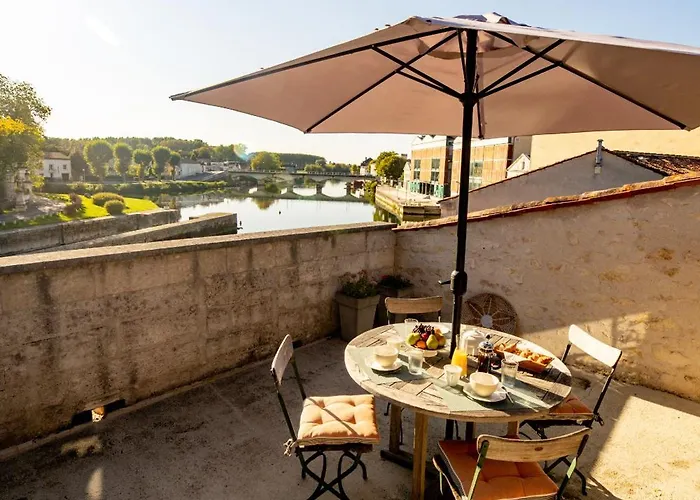 Appartement Quai 3 Loft Moderne Et Lumineux Les Pieds Dans L'eau Jarnac